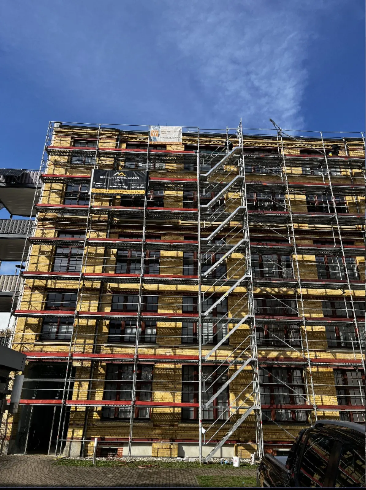 Klinkerfassade während der Sanierungsarbeiten