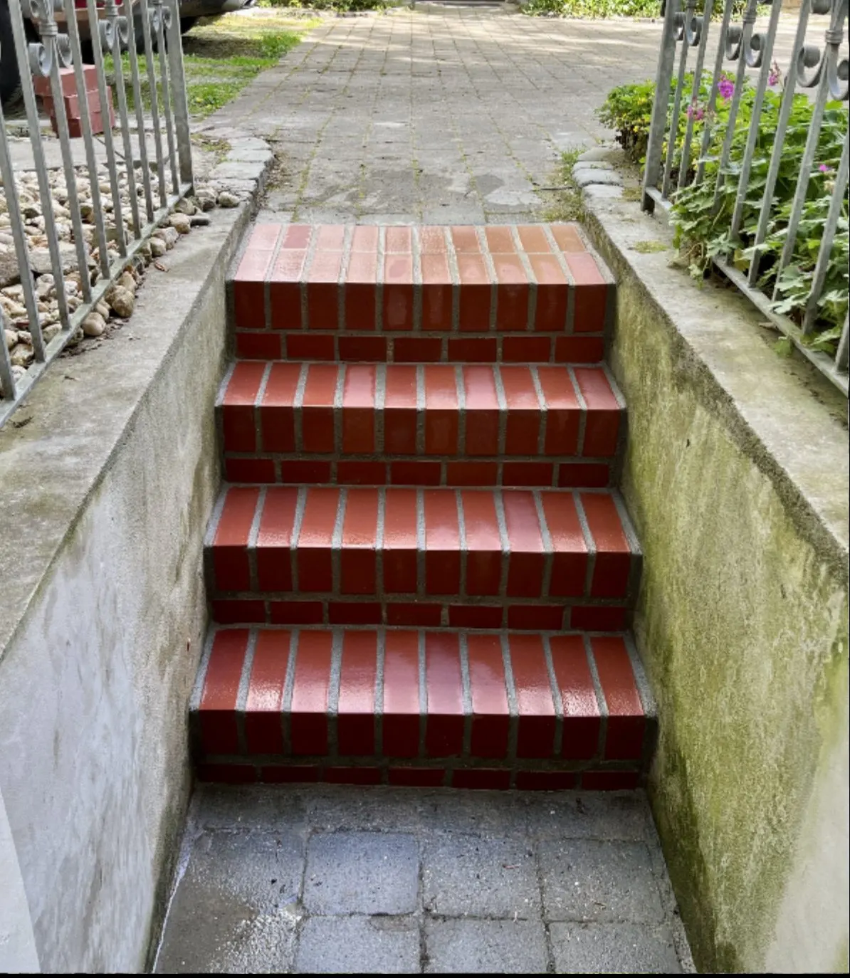 Neu aufgemauerte Klinkertreppe