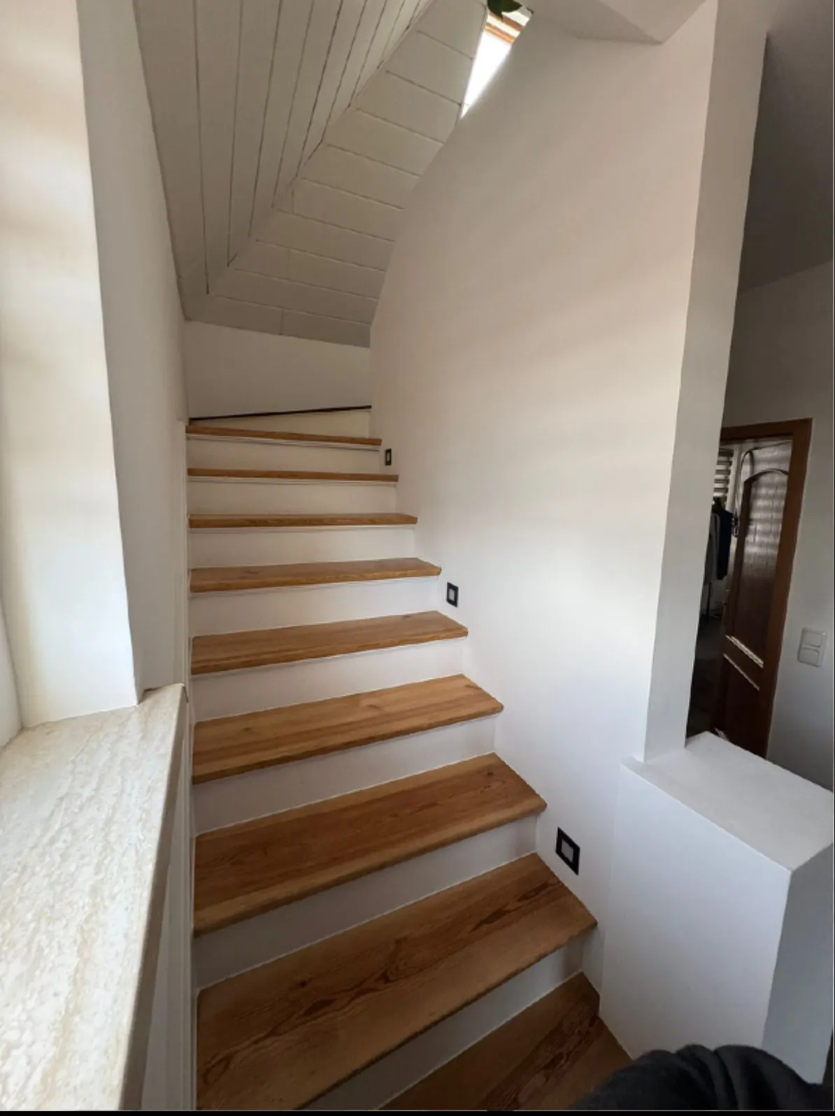Ausgebautes Treppenhaus nach den Trockenbauarbeiten